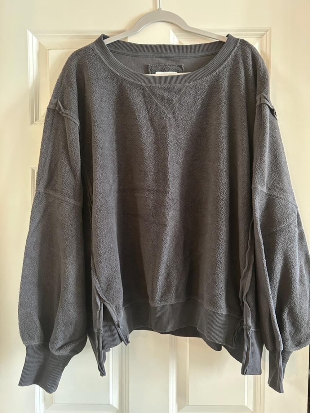 American Eagle this feels seriously huggable sweatshirt m